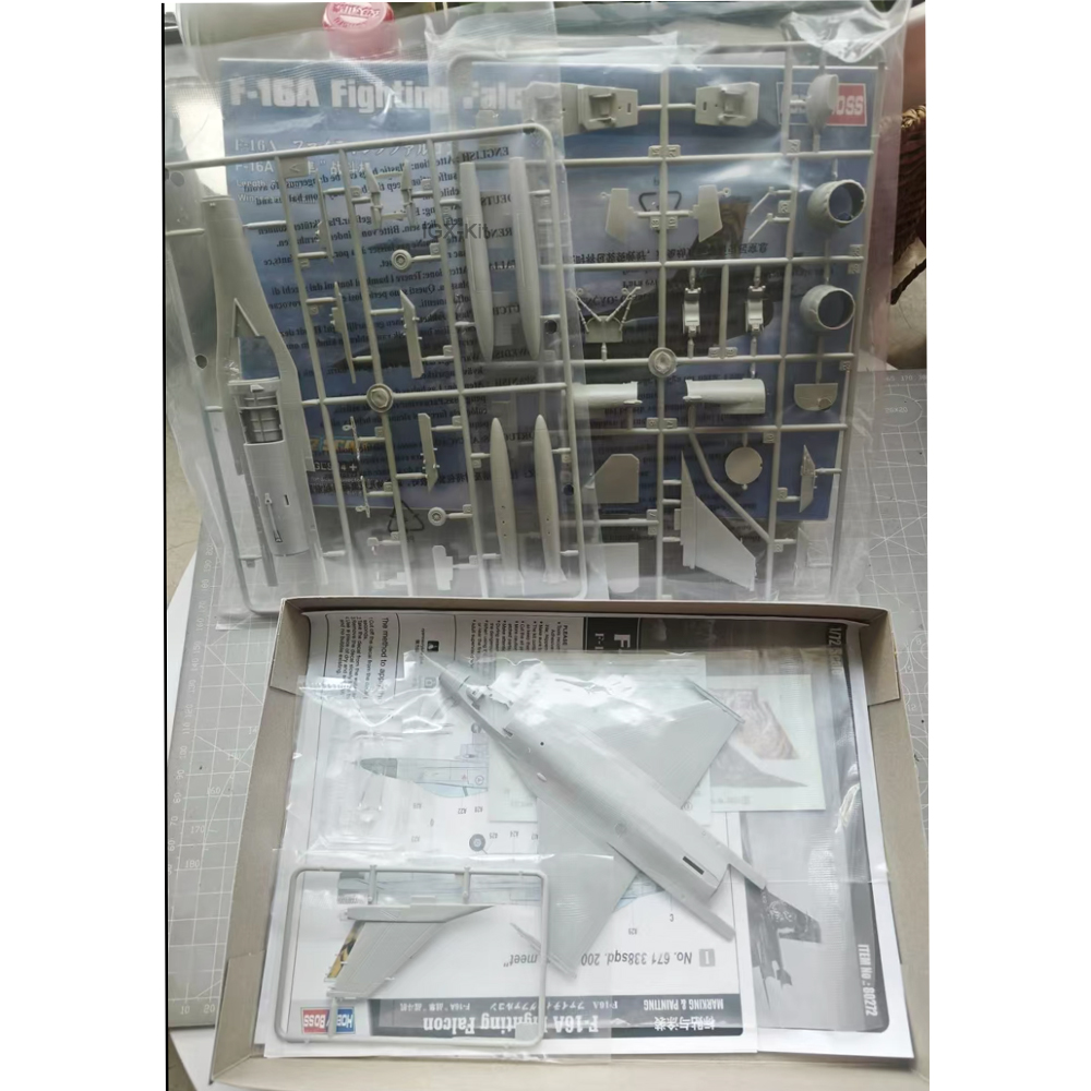 Model Kit F16 - Hobbyboss 80272 Масштабная модель самолета General