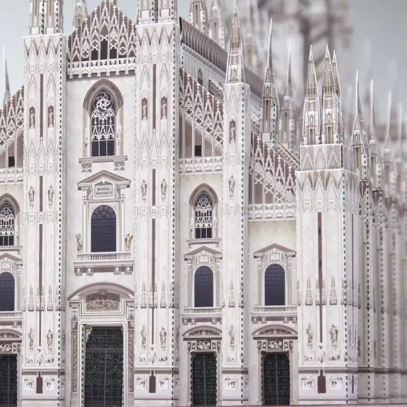 Бумажная 3D модель Миланского  – обзор и цена Model Kit Italeri